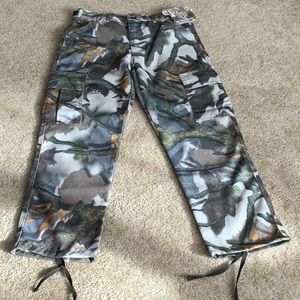 Men’s Predator Camouflage 3D Deception 6 Pocket Pants NWT Size Small